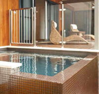 Chandeliers on Abbey - Accommodation QLD