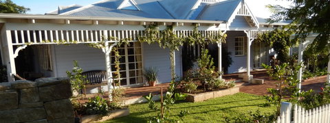 Lanterns Retreat - Accommodation QLD 0