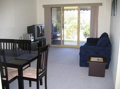 Surfside Apartment - Accommodation QLD 2