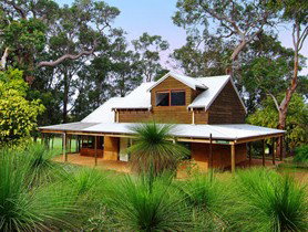 Woodstone Cottages - Accommodation QLD 1
