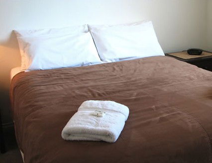 Churchill Apartments - Accommodation QLD 1