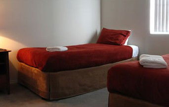 Churchill Apartments - Accommodation QLD 4