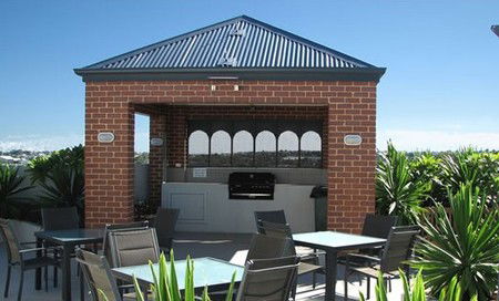 Churchill Apartments - Accommodation QLD 5