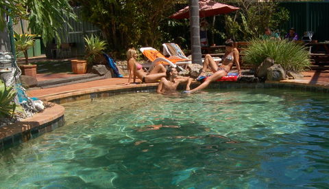 Trekkers Backpackers - Accommodation QLD 0
