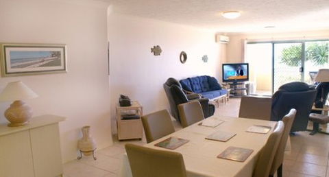 Golden Sea Apartments - Accommodation QLD 1