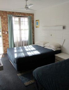 Surf Street Motel - Accommodation QLD 0
