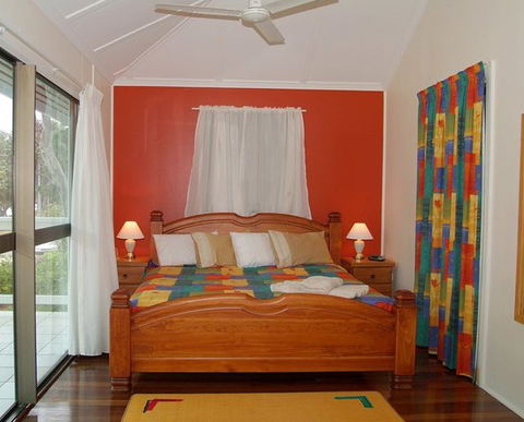 Arcadia Beach Guest House - Accommodation QLD 4
