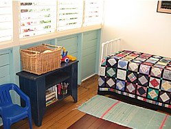 Blue House Family Accommodation - Accommodation QLD 2