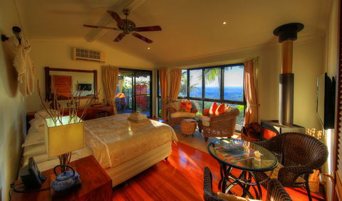 At Remingtons B & B - Accommodation QLD 6