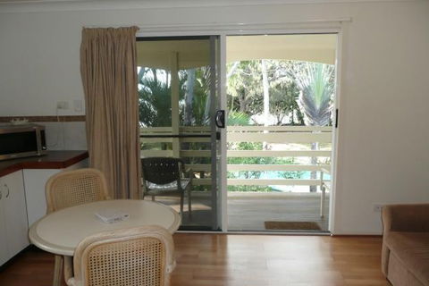 Beachside Holiday Units - Accommodation QLD 5