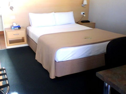 Ayrline Motel - Accommodation QLD 0
