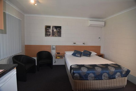 Billabong Motor Inn - Accommodation QLD 1