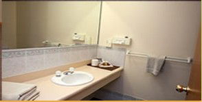 Comfort Inn Blue Shades - Accommodation QLD 4