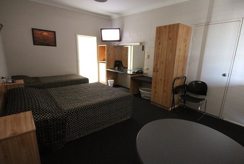 The Black Diamond Motel - Accommodation QLD 1