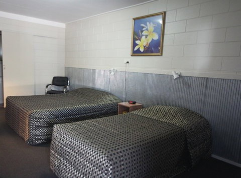 The Black Diamond Motel - Accommodation QLD 3