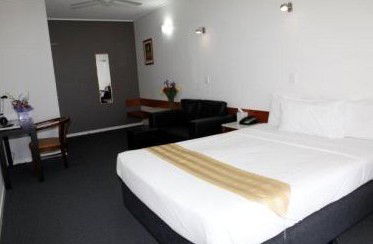 Ayr Travellers Motel - Accommodation QLD 0