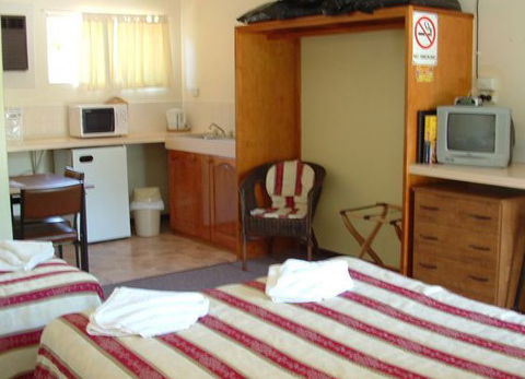 Affordable Gold City Motel - Accommodation QLD 2