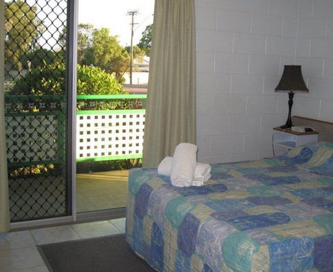 Country Road Motel - Accommodation QLD 2