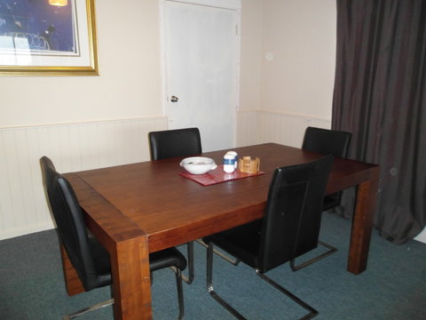 AMELIA STREET GLADSTONE 5 BEDROOMS - Accommodation QLD 2