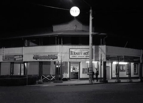 Burnett Hotel - Accommodation QLD 0