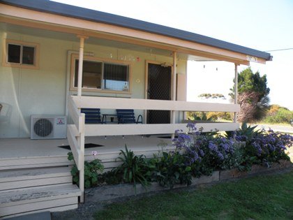 Baudin Budget Units 2&3 And Cottage - Accommodation QLD 0