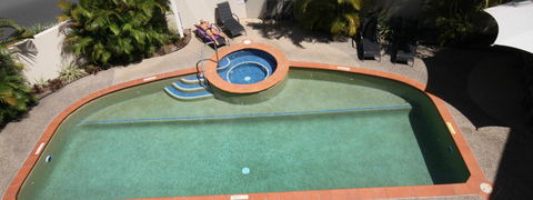 Aruba Beach Resort - Accommodation QLD 1