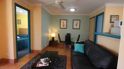 Aruba Beach Resort - Accommodation QLD 2