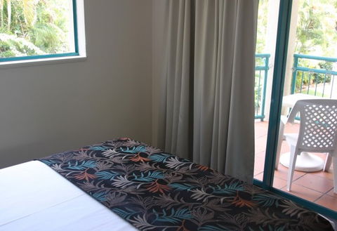 Aruba Beach Resort - Accommodation QLD 5