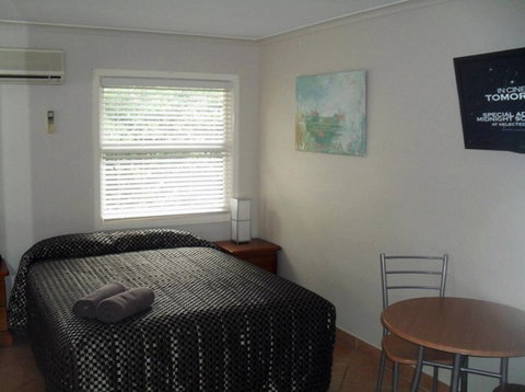 Bali Hi Motel - Accommodation QLD 2