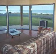 Horizons Beachfront Apartment - Accommodation QLD