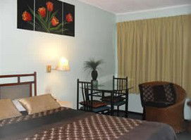 Raceways Motel - Accommodation QLD 2