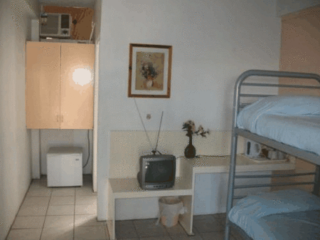 Globetrotters Budget Accommodation - Accommodation QLD 2