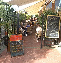 Centrepoint Motel - Accommodation QLD 2