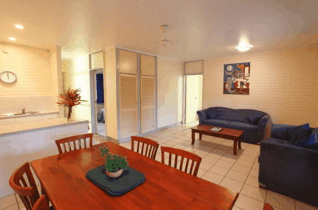 King Reef Resort Hotel - Accommodation QLD 2