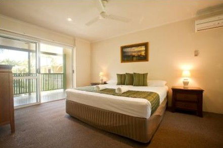 A Tropical Nite - Accommodation QLD 3
