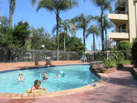 Grangewood Court Holiday Apartments - Accommodation QLD