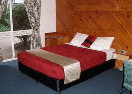 SMART MOTELS BERT HINKLER - Accommodation QLD 1