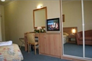 Rest Easy Motel - Accommodation QLD 4