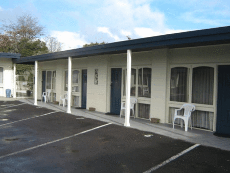 Econo Lodge Hacienda Motel - Accommodation QLD 1