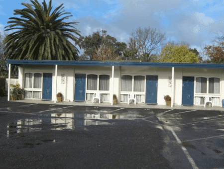 Econo Lodge Hacienda Motel - Accommodation QLD 2