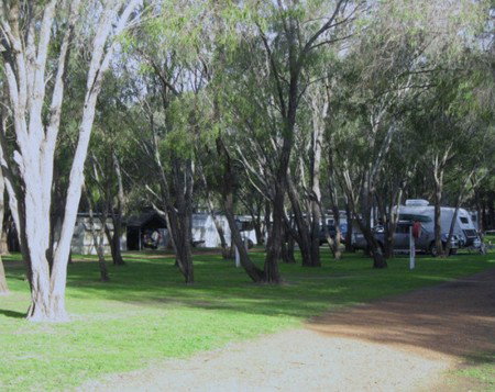 Four Seasons Holiday Park - Accommodation QLD 1