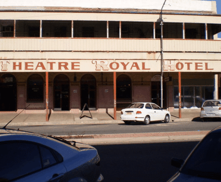 Theatre Royal Hotel - Accommodation QLD