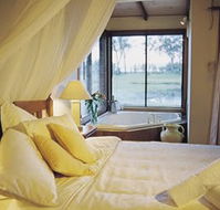 Lake Weyba Cottages - Accommodation QLD
