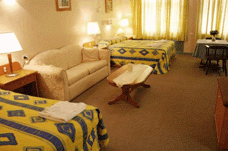 Royal Centrepoint Motel - Accommodation QLD 1