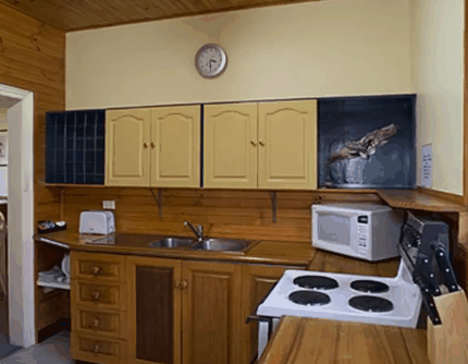 Swansea Motor Inn - Accommodation QLD 3
