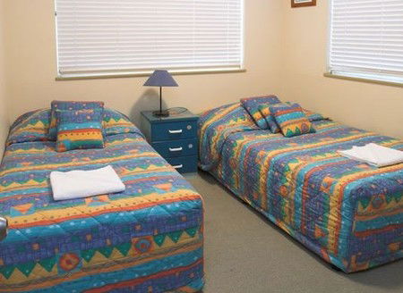 Coral Sea Apartments - Accommodation QLD 2
