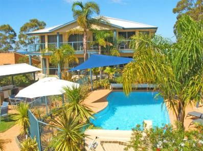 Sorrento Luxury Apartments - Accommodation QLD 3