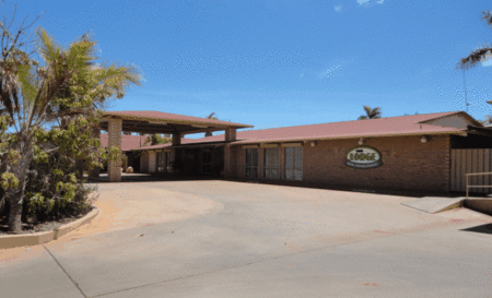 The Lodge Motel - Accommodation QLD 1