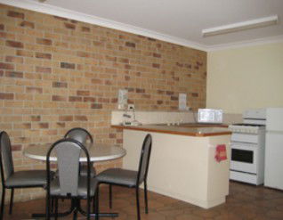 Crows Nest Motel - Accommodation QLD 1