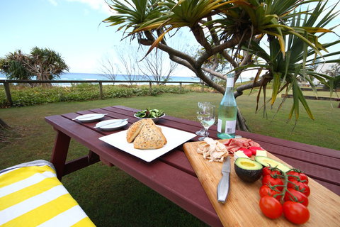 San Simeon Beachfront Apartments - Accommodation QLD 1